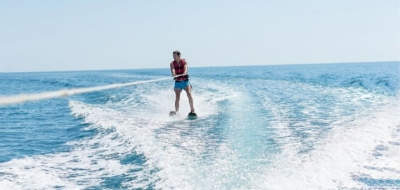 Waterskiing Wake & Kneeboarding