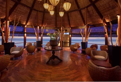 MAIN HOTEL BAR MALDIVES